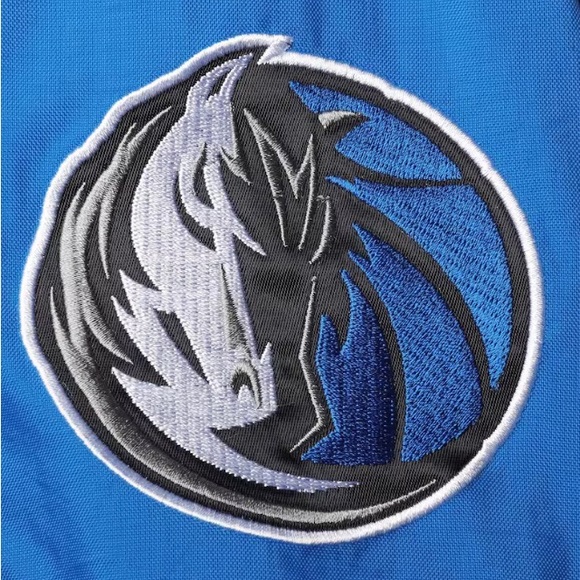 NBA Dallas Mavericks Sweatshirt - Picture 6 of 6